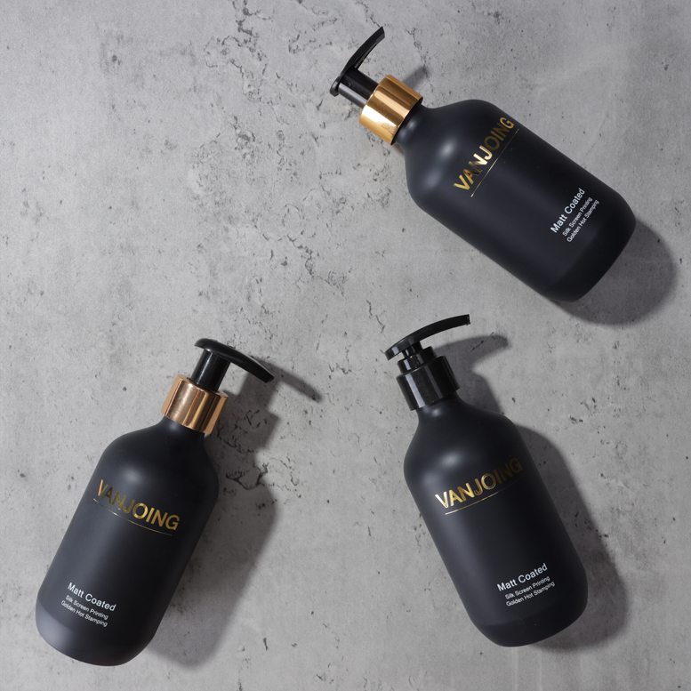 Shinning Gold Logo Matt Black Plastic Bottles And Plastic Jars For Body Wash Bottle Shampoo Packaging Hair Cream Wax