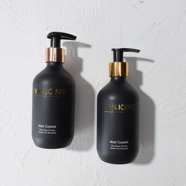 Shinning Gold Logo Matt Black Plastic Bottles And Plastic Jars For Body Wash Bottle Shampoo Packaging Hair Cream Wax