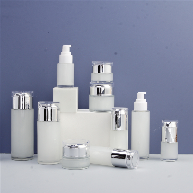 Showy Frosted cosmetics glass bottle set with white pump