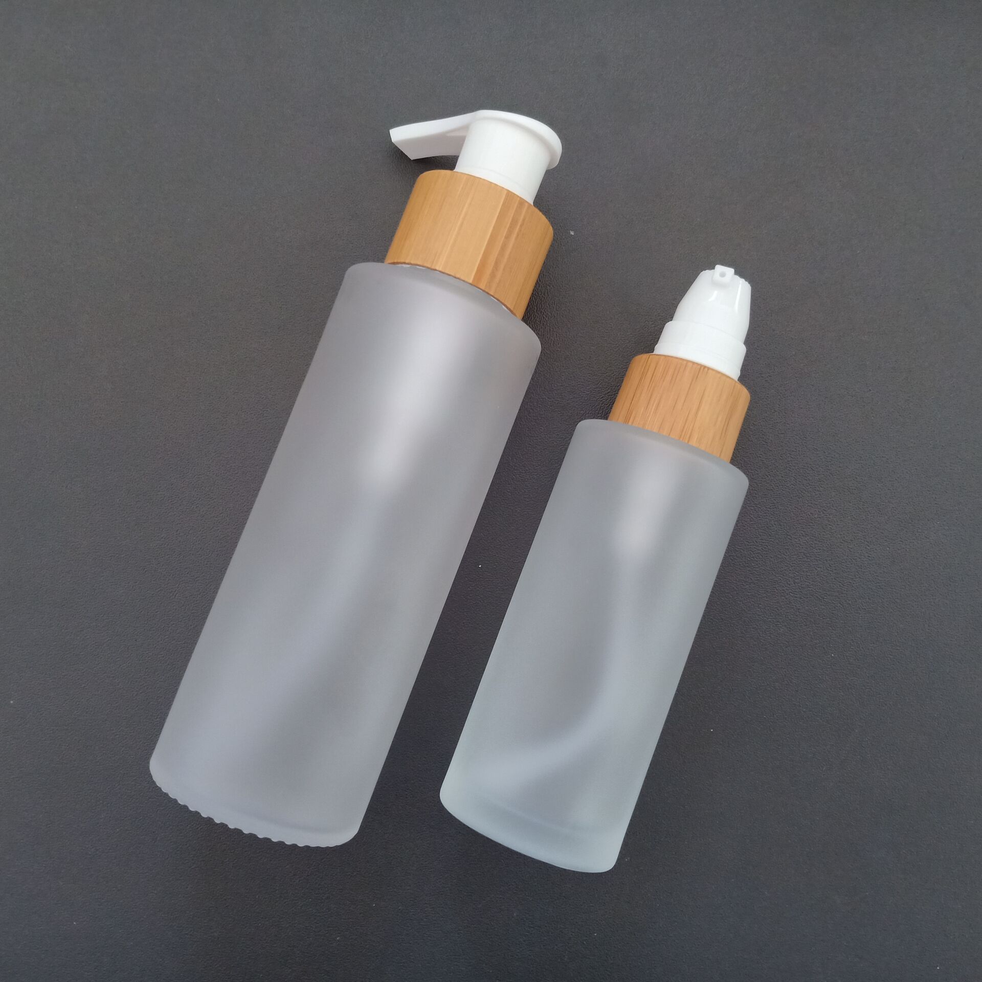 Skin Care Cream Use 30ml 50ml 100ml 120ml 150ml cosmetic frosted glass lotion serum vacuum toner pump bottle with bamboo cover