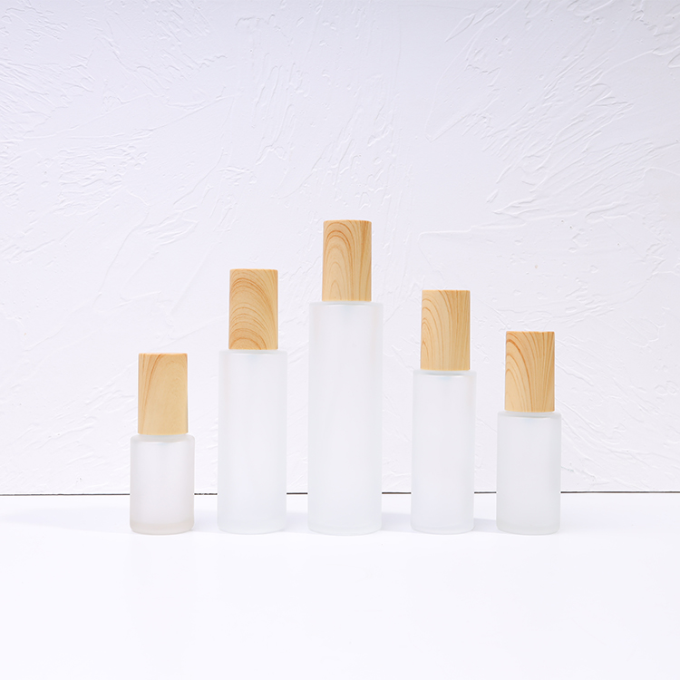 Skin care cosmetic bottle 100ml 120ml spray glass bottle cosmetics containers and packaging