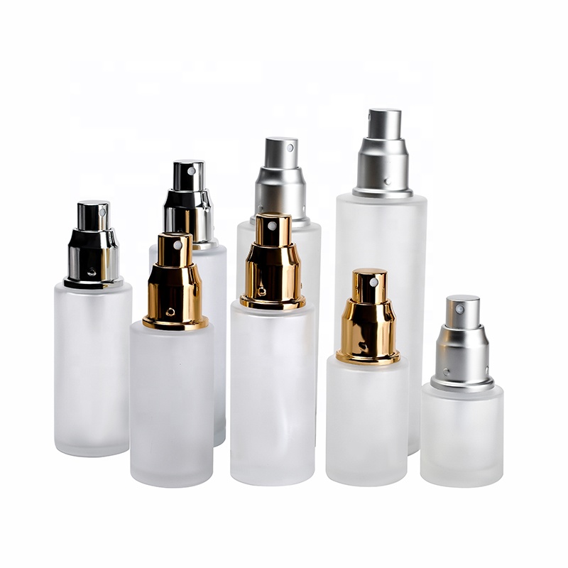 Skin care lotion toner 30ml 50ml 60ml 100ml 120ml flat shoulder frosted clear glass spray bottle with gold silver sprayer pump
