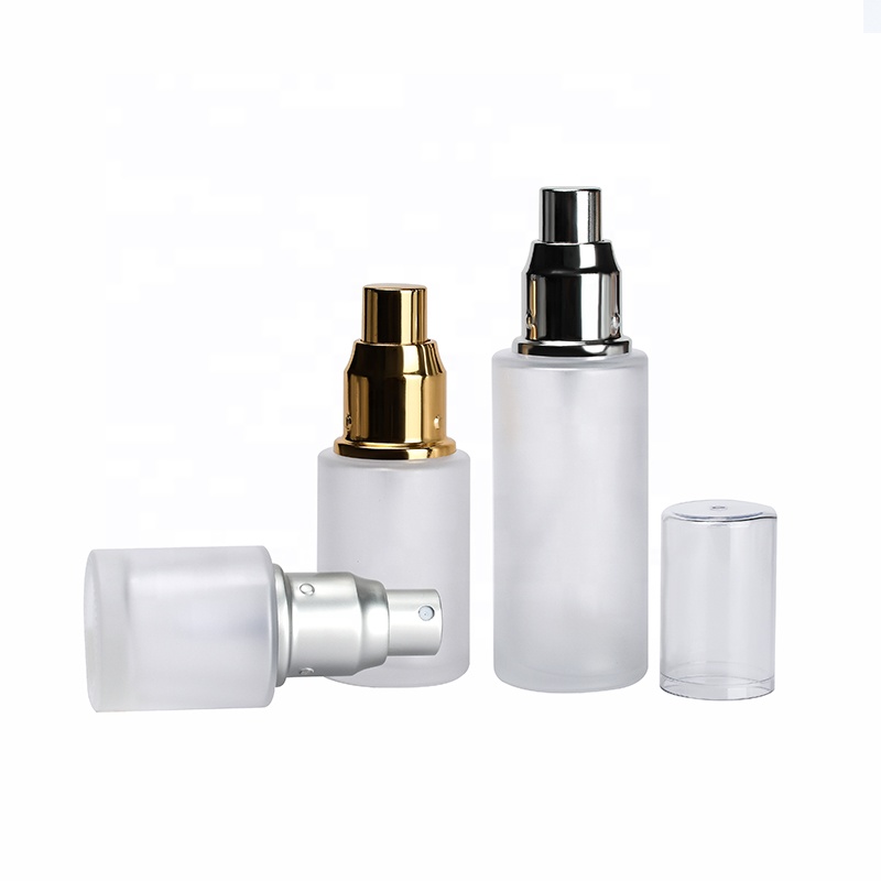 Skin care lotion toner 30ml 50ml 60ml 100ml 120ml flat shoulder frosted clear glass spray bottle with gold silver sprayer pump