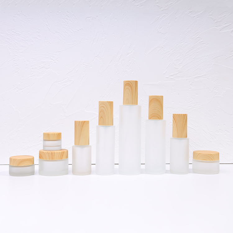 Skincare packaging round 30ml small cosmetic sample glass eye cream jars with wooden cap