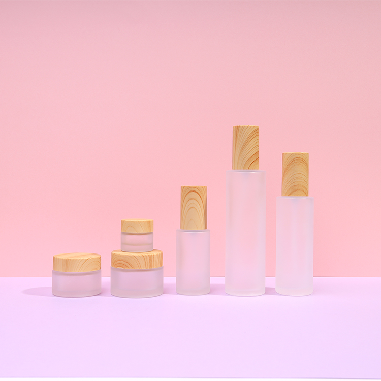 Skincare packaging round 30ml small cosmetic sample glass eye cream jars with wooden cap