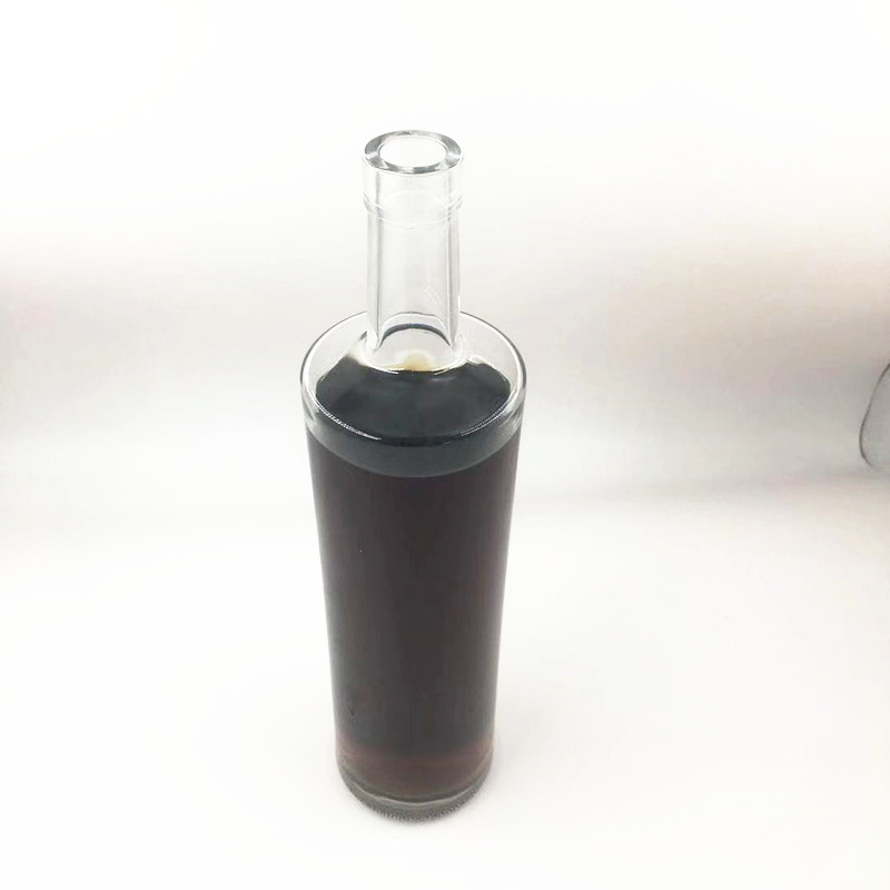 Slim glass bottle empty round 70cl 700ml super flint tall glass bottle flat shoulder spirit glass bottle with long neck