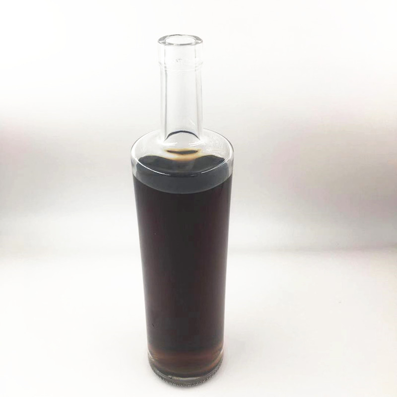 Slim glass bottle empty round 70cl 700ml super flint tall glass bottle flat shoulder spirit glass bottle with long neck