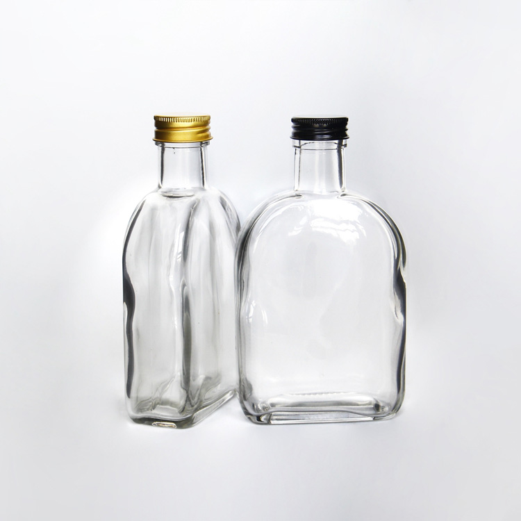 Small MOQ 100ml 200ml 250ml 300ml Flat Hip Flask Glass Bottle For Beverage Cold Brew Coffee With Screw Lid