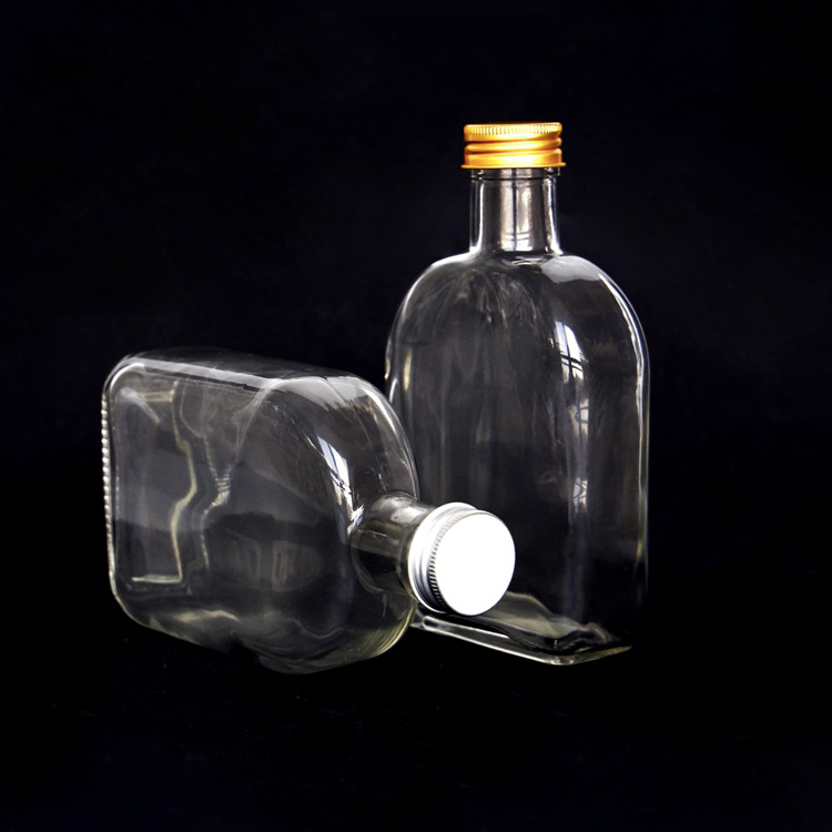 Small MOQ 100ml 200ml 250ml 300ml Flat Hip Flask Glass Bottle For Beverage Cold Brew Coffee With Screw Lid