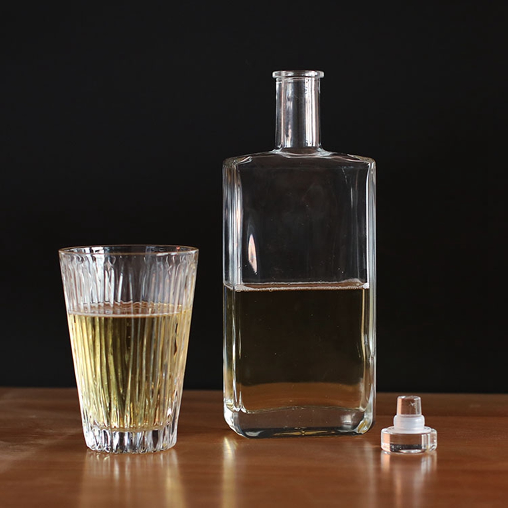 Small mini glass square flat glass bottle 100ml 200ml 300ml custom logo empty luxury spirit bottle alcohol