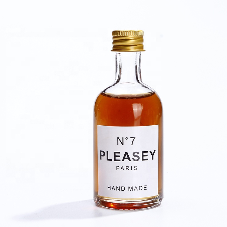 Spot Wholesale 50ml Transparent Mini Spirit Liquor Glass Bottle For Whisky Rum