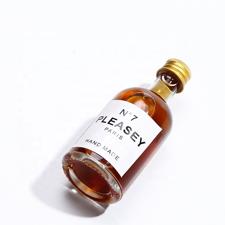 Spot Wholesale 50ml Transparent Mini Spirit Liquor Glass Bottle For Whisky Rum