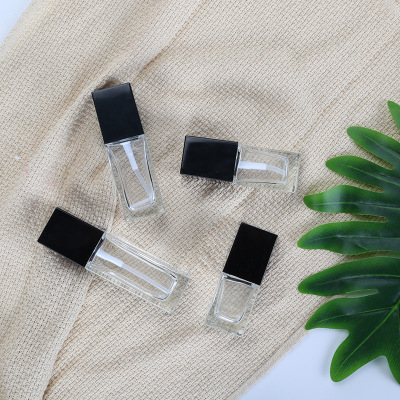 Square Cosmetic Empty Bottle Glass Liquid Foundation Bottle Emulsion Small Sample Bottle