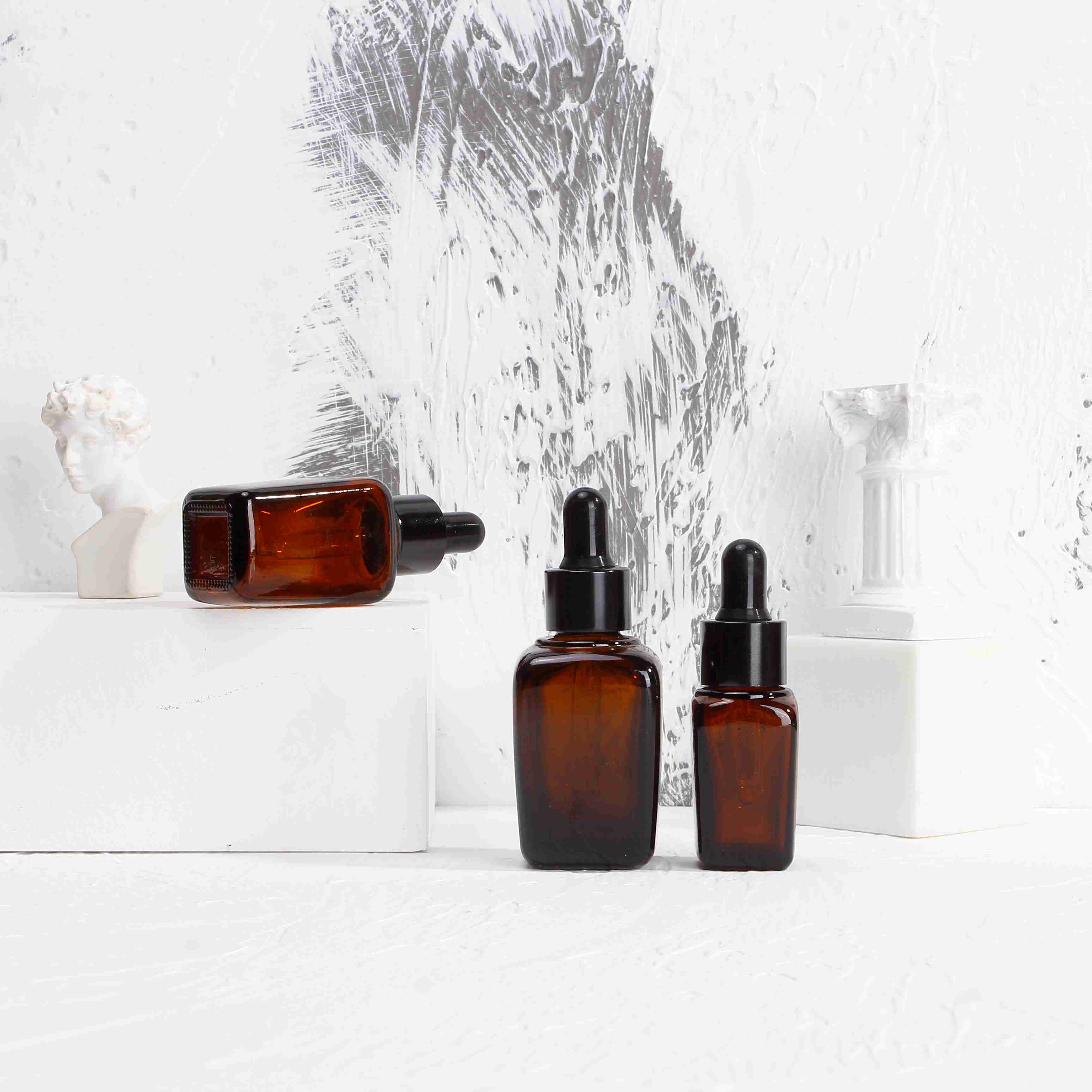 Square Essential Oil Bottle with Dropper Colored Amber Glass Bottle with Glass Dropper