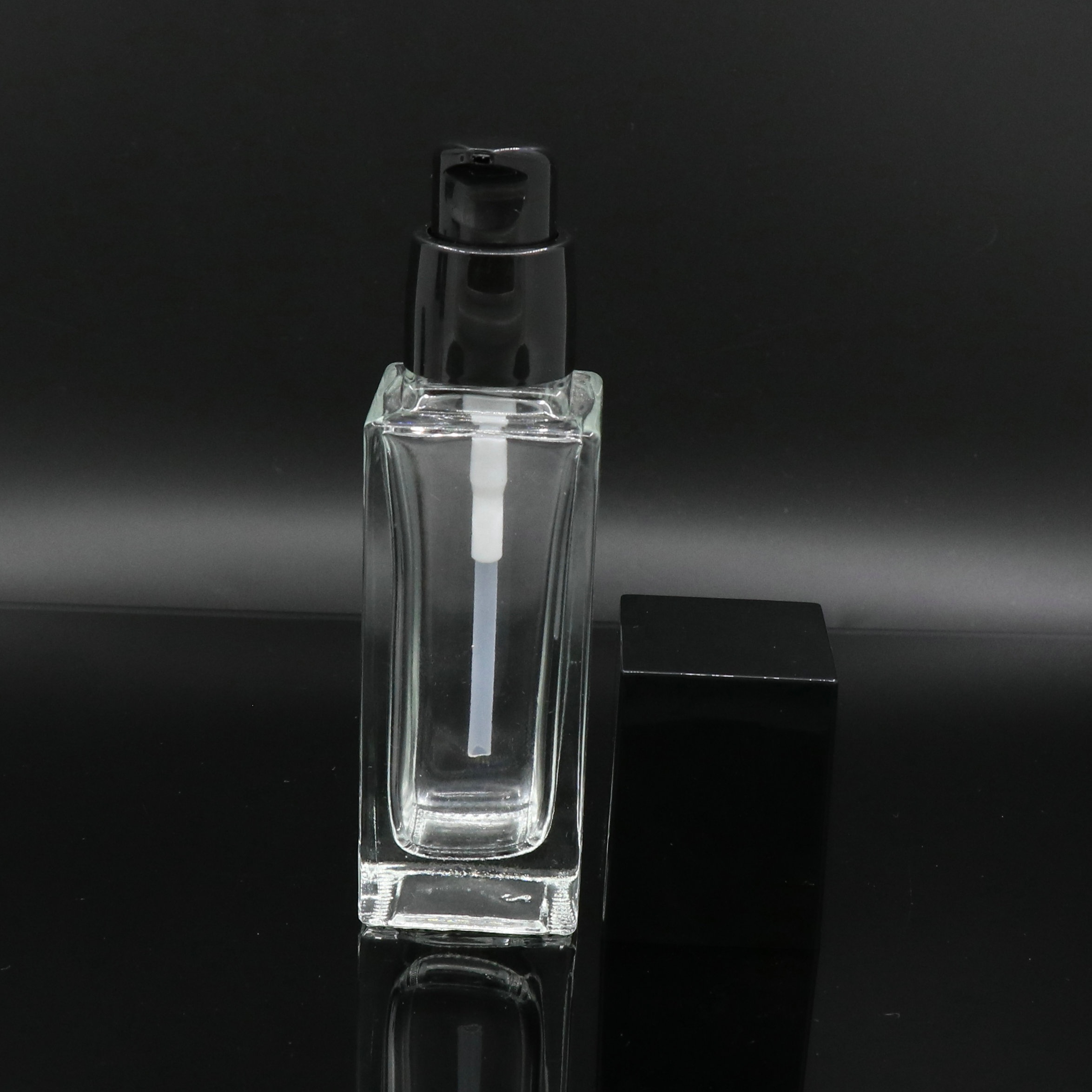 Square cosmetics empty liquid foundation makeup pump glass bottle 15ml 20ml for personal care