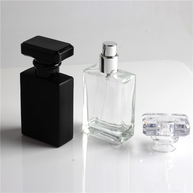 Stock small empty 30ml 50ml 100ml square perfume bottle spray pump perfume spray bottle glass with flower cap glass stopper