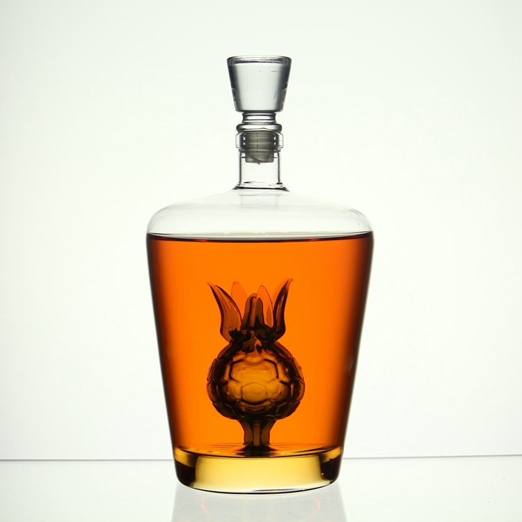 Stocked 1000ml 750ml 500ml handmade glass liquor bottles for vodka tequila whiskey wine bottle with the glass lid