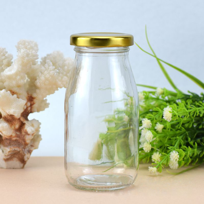 Stocked 250ml 300ml 500ml 1000ml food grade clear milk bottle empty milk glass bottle screw metal lid