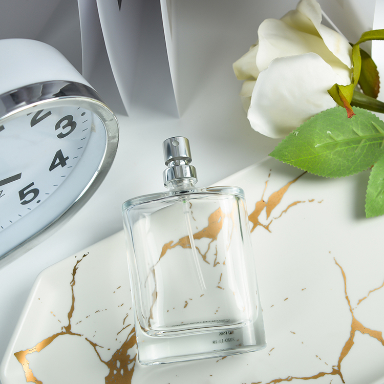 Style 50ml Unique Perfume Bottles with Sliver/plastic Pump The Fine Quality New Glass Cosmetic Package Plastic Screen Printing