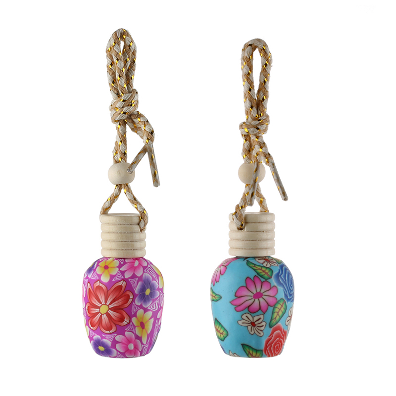 Suspended car perfume bottles with wooden hat lanyard can give air fresheners.