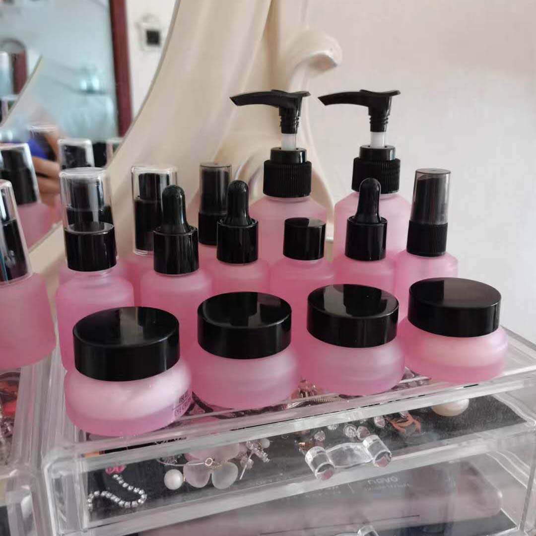 Sustainable Cosmetic glass bottles black essential oil eco friendly skincare packaging