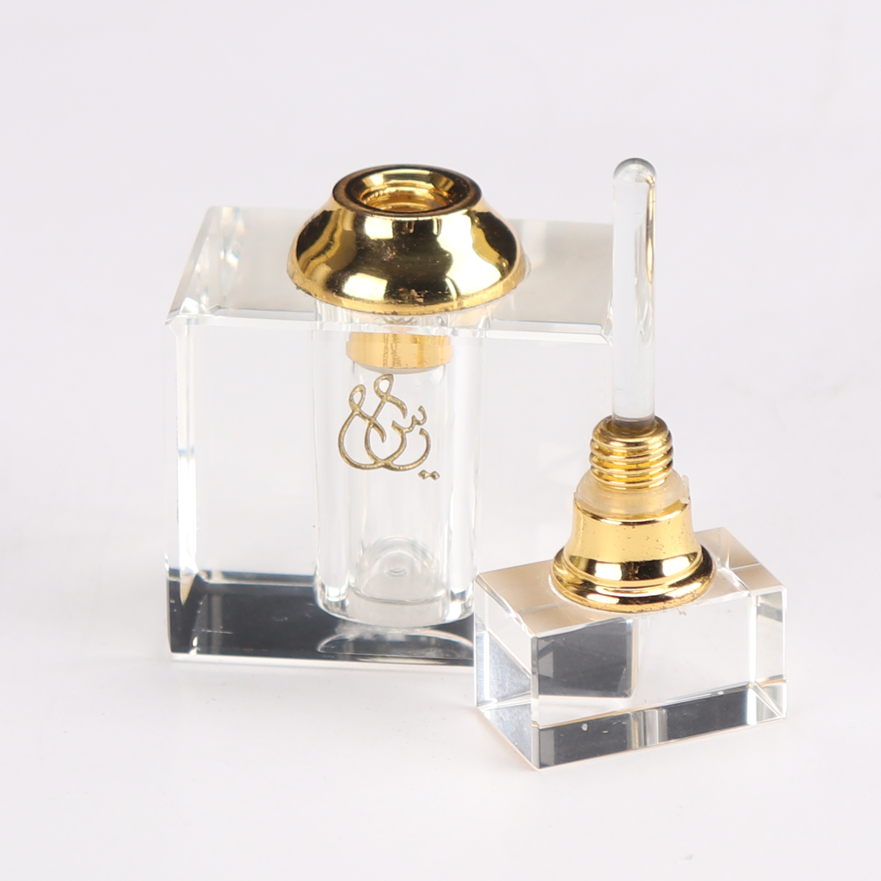 The latest design of gold crystal high-grade perfume bottle crystal perfume bottle essential oil bottle