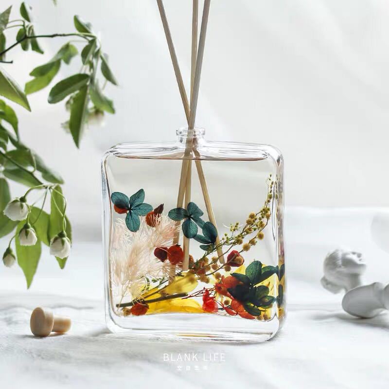 The new aroma diffuser reed glass bottle factory direct sale crimp bottle with rattan sticks