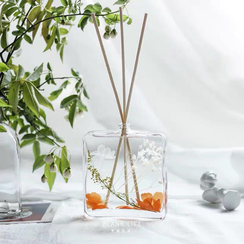 The new aroma diffuser reed glass bottle factory direct sale crimp bottle with rattan sticks