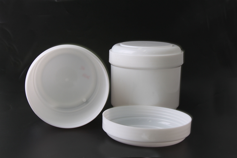 The new screw top cover packaging white cosmetic jar, cream bottle for body lotion