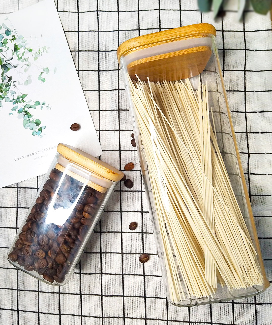 The square bamboo wood lid glass storage jar be used as a water cup