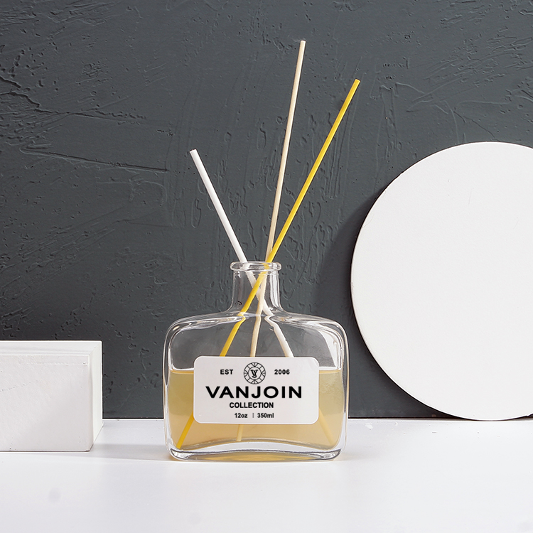 Thick 200ml 350ml Wide Rectangle Clear Reed Diffuser Bottle With Shiny Gold Wadded Cap Wooden Cork And Rattan Stick