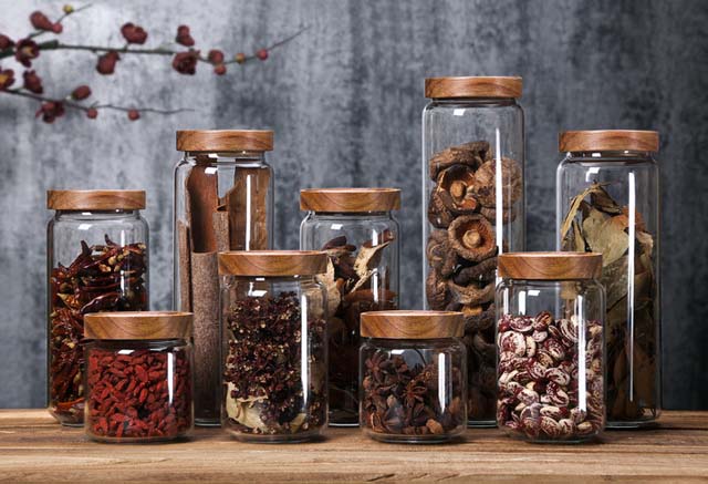 Thickened Enlarged Design Wholesale Customized Borosilicate Glass Food Canister With Wooden Cover Serving For Kitchen Spice Tea