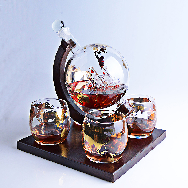 Thickened Gold Globe whiskey Decanter with Gold glasses