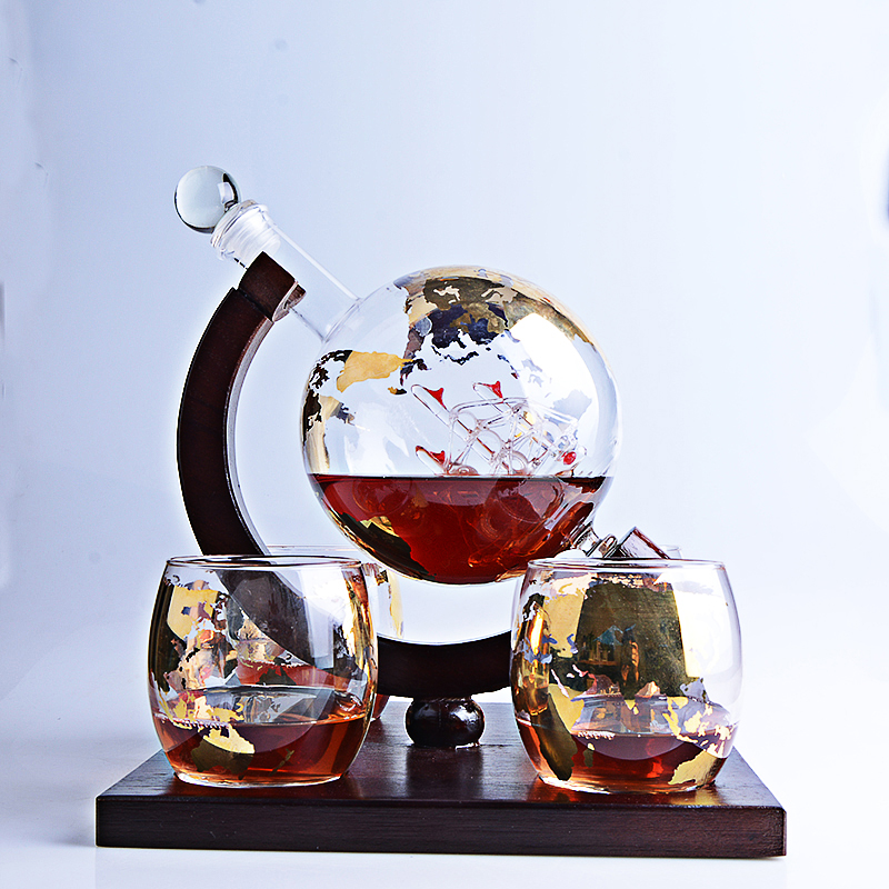 Thickened Gold Globe whiskey Decanter with Gold glasses