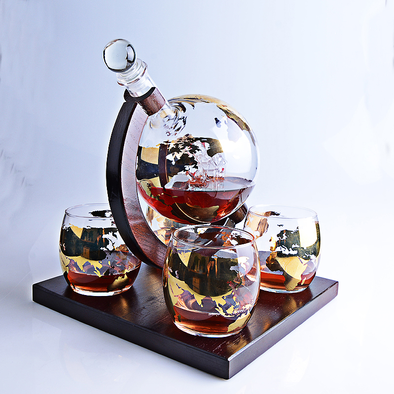 Thickened Gold Globe whiskey Decanter with Gold glasses