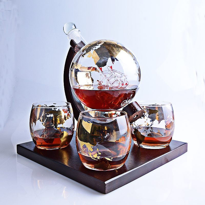 Thickened Gold Globe whiskey Decanter with Gold glasses