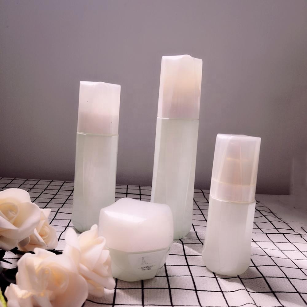Top level best quality luxury glass bottle and jar skin care face care cream container lotion cosmetic bottle and jars set