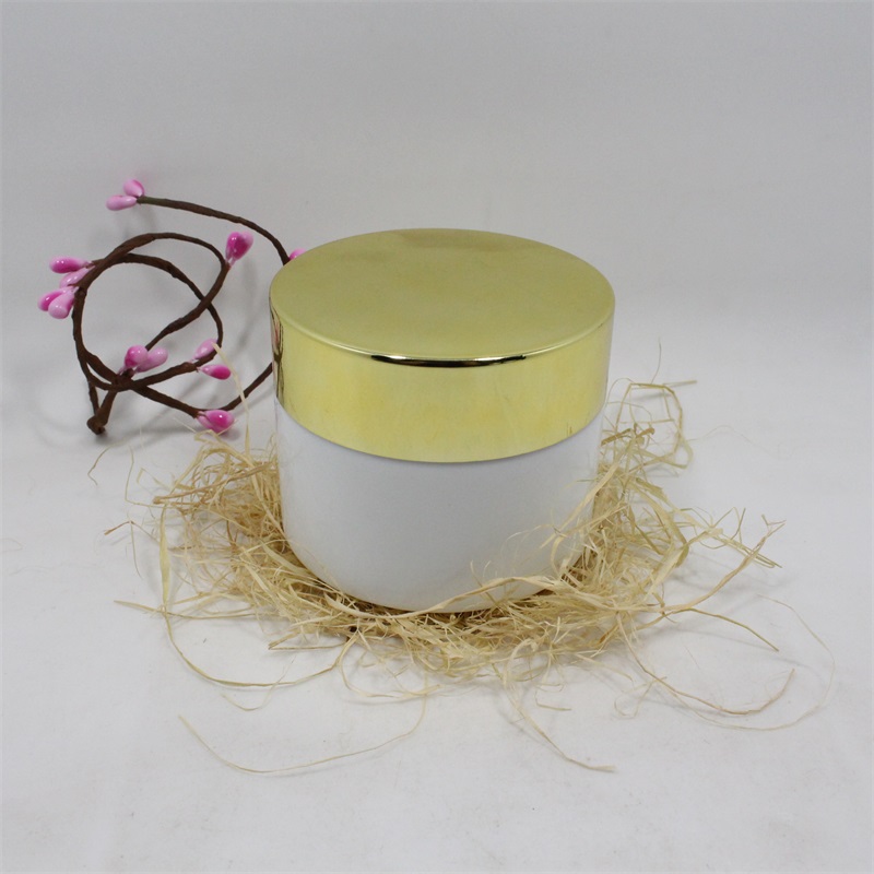 Top quality cosmetics packing porcelain cosmetic jar with gold lid cosmetic packaging