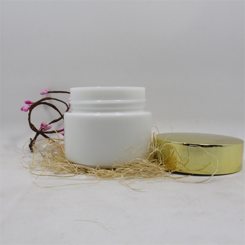 Top quality cosmetics packing porcelain cosmetic jar with gold lid cosmetic packaging