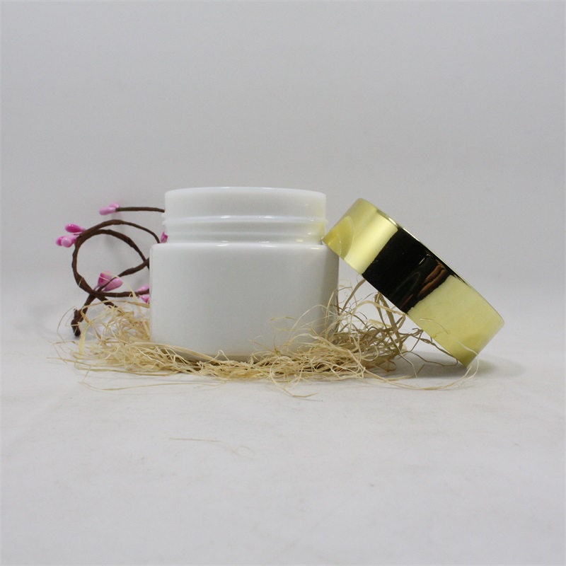 Top quality cosmetics packing porcelain cosmetic jar with gold lid cosmetic packaging