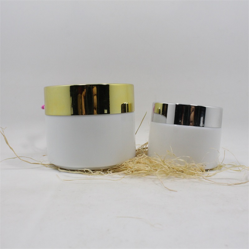 Top quality cosmetics packing porcelain cosmetic jar with gold lid cosmetic packaging