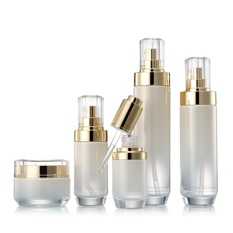 Top quality luxury cosmetic glass bottle set