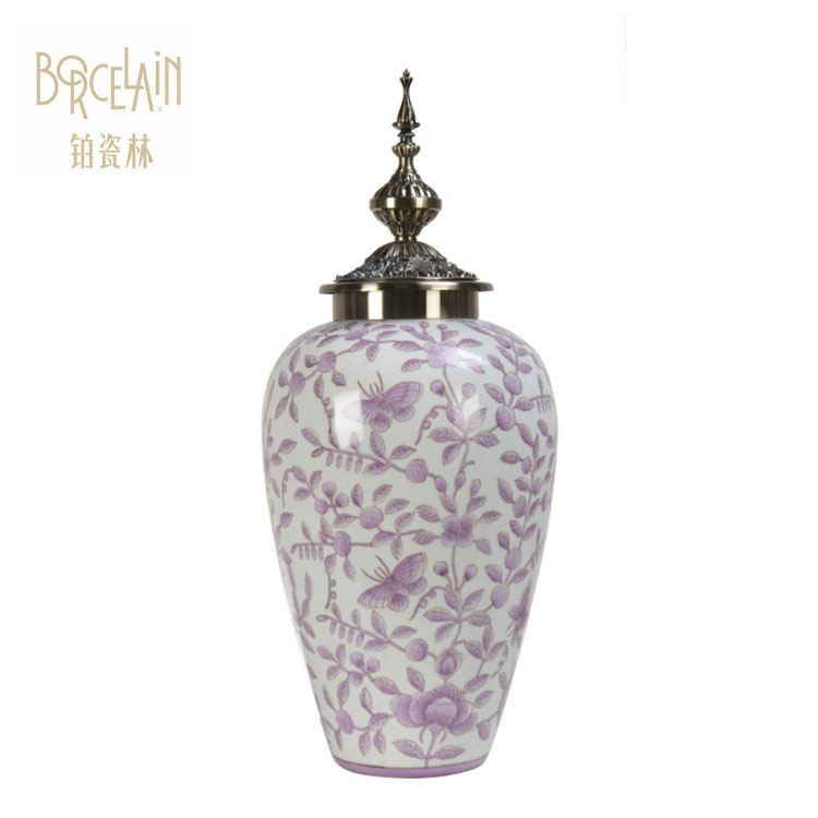 Traditional Chinese porcelain container ceramic jar