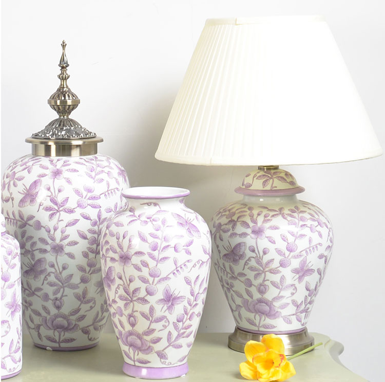 Traditional Chinese porcelain container ceramic jar