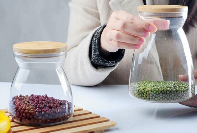 Transparent Kitchen storage containers with bamboo lids