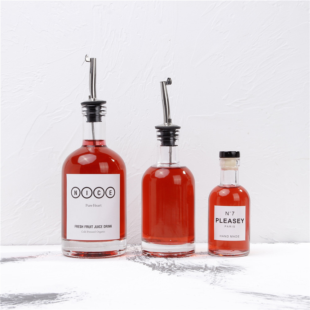 Transparent Popular Vodka Glass Bottle Wine Packaging Bottles With Wine Pourer