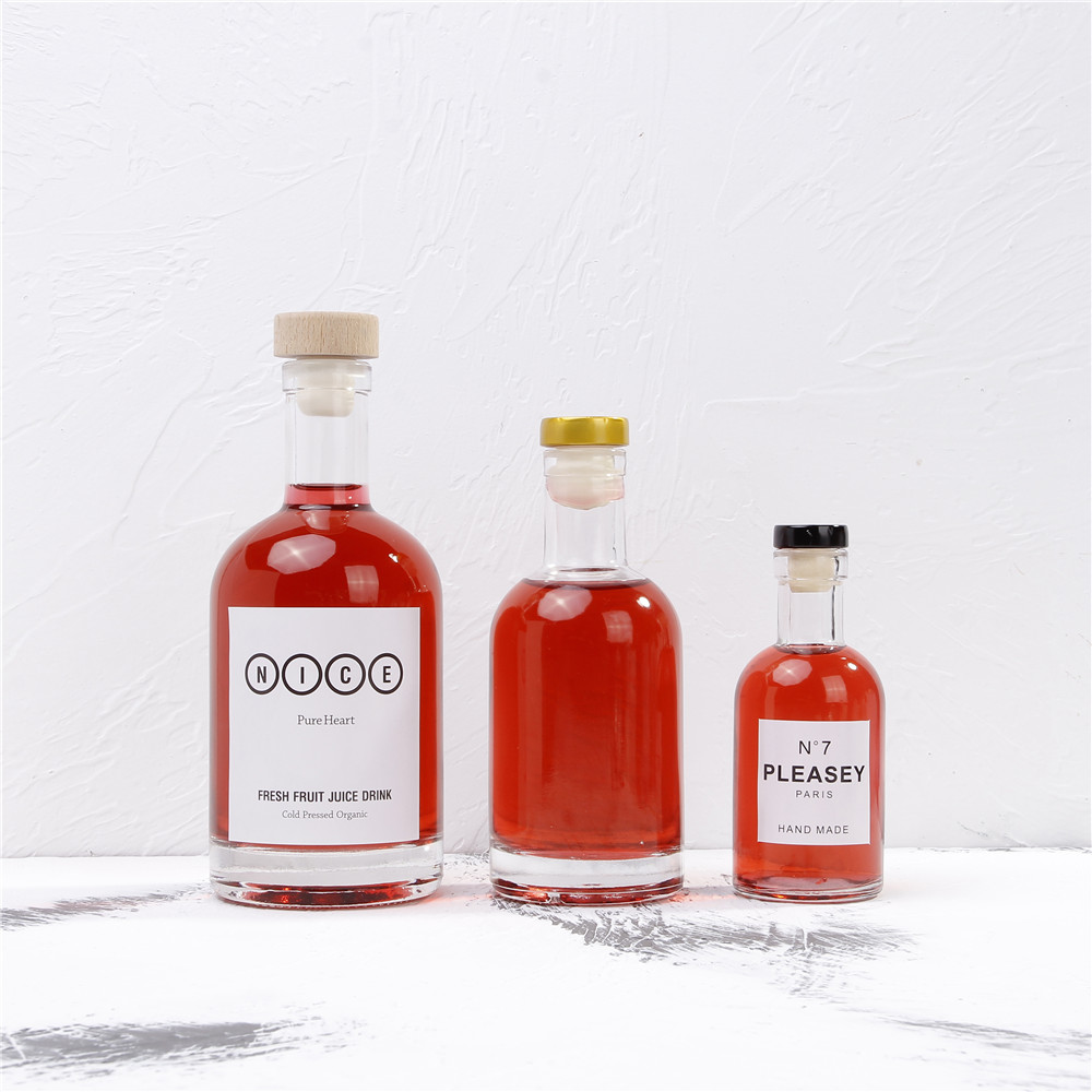 Transparent Popular Vodka Glass Bottle Wine Packaging Bottles With Wine Pourer