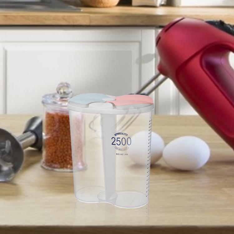 Transparent Sealed Can Dustproof Moisture-proof Jar sealed tank has a clear scale concave lines and the arc curve fits the palm