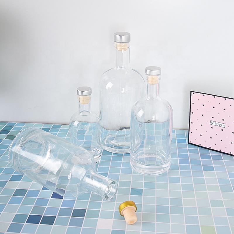 Transparent Thick Bottom Personalized Empty 500ml 1000ml Glass Vodka Bottle 750ml for Liquor with Stopper