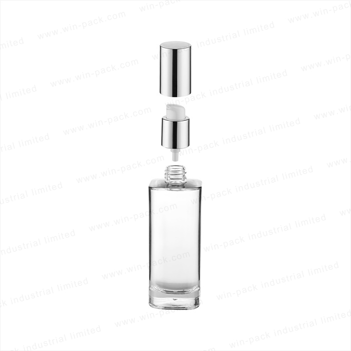 Transparent clear lotion bottle square shape 30ml 50ml with flat shoulder shiny silver pump and cover